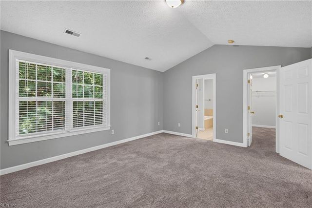 301 Forest View LN, Smithfield, VA 23430