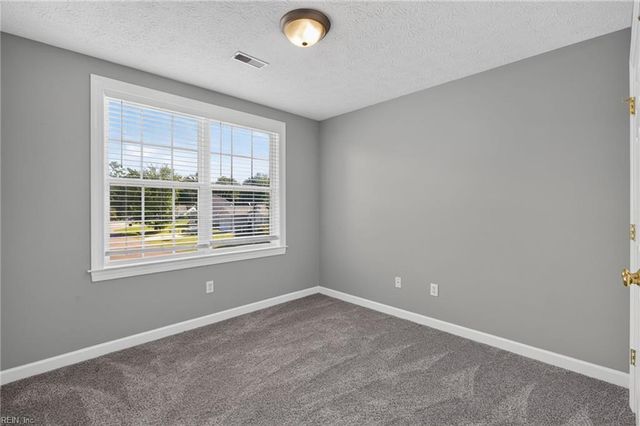 301 Forest View LN, Smithfield, VA 23430