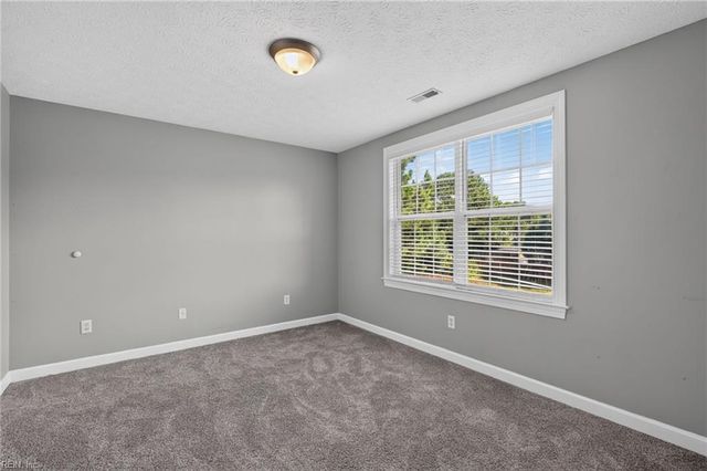 301 Forest View LN, Smithfield, VA 23430