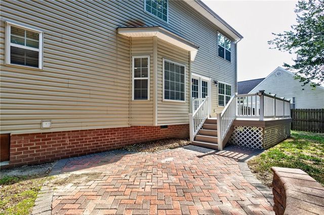 301 Forest View LN, Smithfield, VA 23430