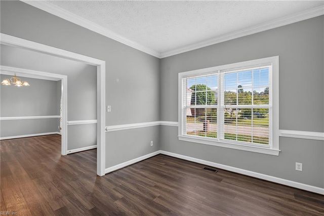 301 Forest View LN, Smithfield, VA 23430
