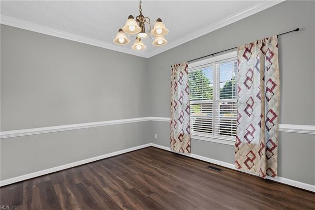 301 Forest View LN, Smithfield, VA 23430