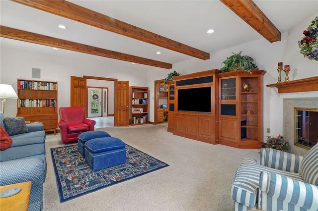 102 Brandywine Dr, Peters Twp, PA 15317