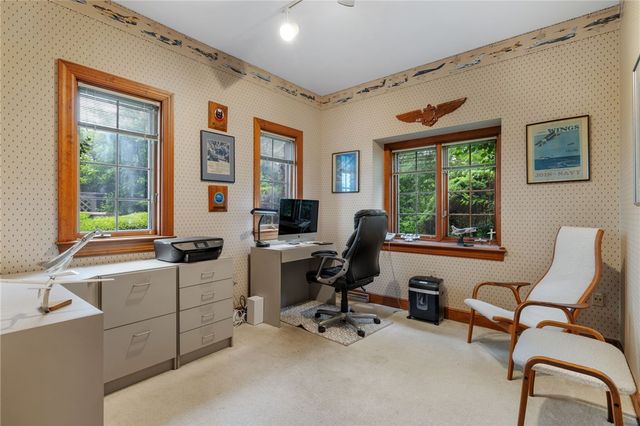 102 Brandywine Dr, Peters Twp, PA 15317
