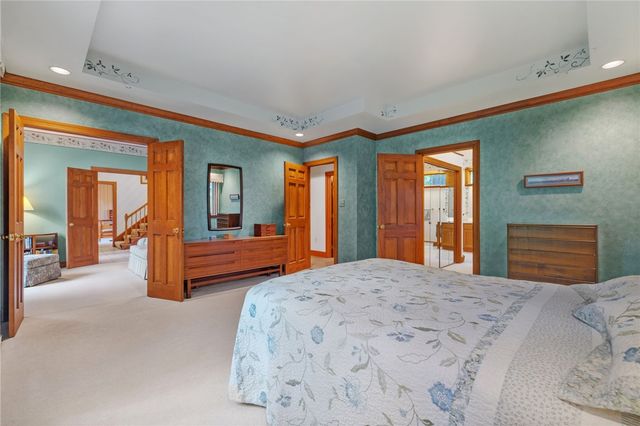 102 Brandywine Dr, Peters Twp, PA 15317