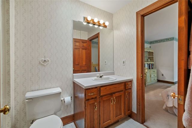 102 Brandywine Dr, Peters Twp, PA 15317