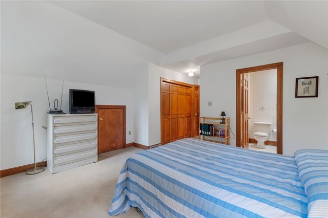 102 Brandywine Dr, Peters Twp, PA 15317