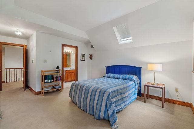 102 Brandywine Dr, Peters Twp, PA 15317