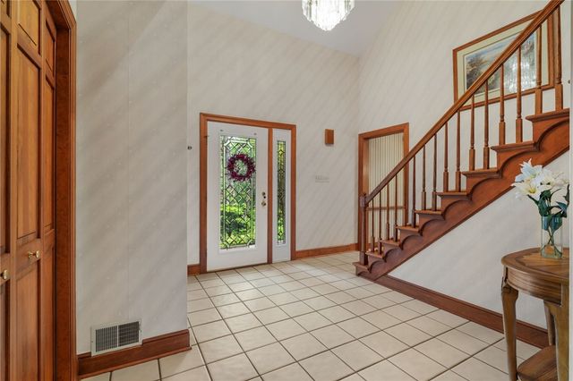 102 Brandywine Dr, Peters Twp, PA 15317