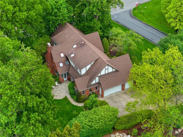 102 Brandywine Dr, Peters Twp, PA 15317