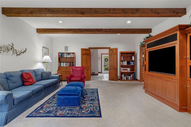 102 Brandywine Dr, Peters Twp, PA 15317
