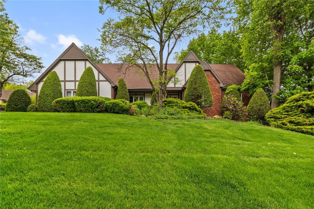 102 Brandywine Dr, Peters Twp, PA 15317