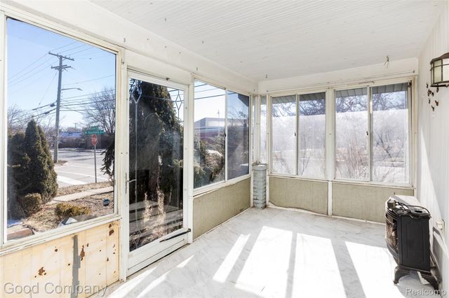 834 W Houstonia Avenue, Royal Oak, MI 48073