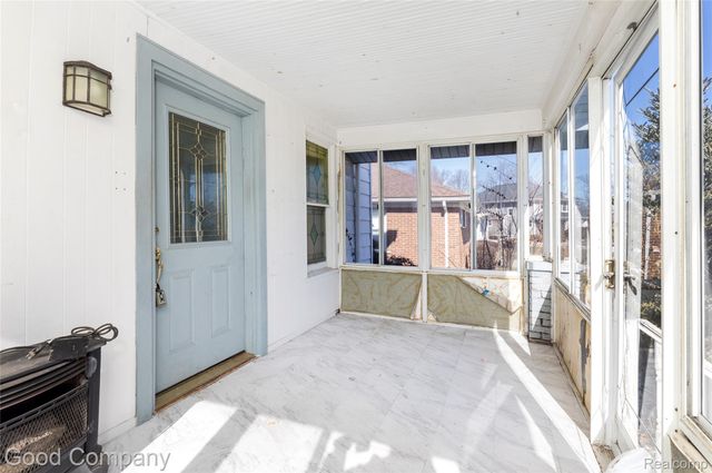 834 W Houstonia Avenue, Royal Oak, MI 48073