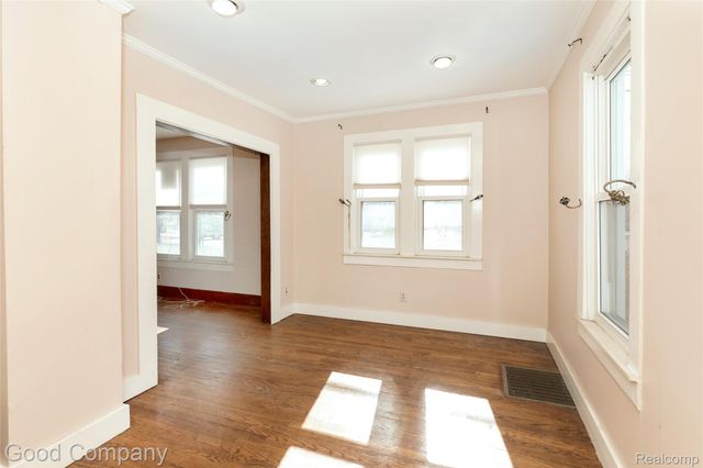 834 W Houstonia Avenue, Royal Oak, MI 48073