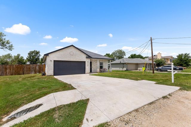 129 Kawainui LN, Bastrop, TX 78602