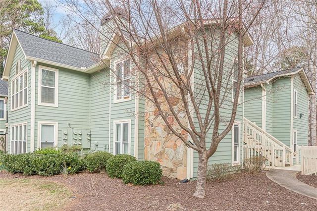 3205 Canyon Point Circle, Roswell, GA 30076