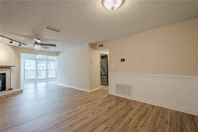 3205 Canyon Point Circle, Roswell, GA 30076