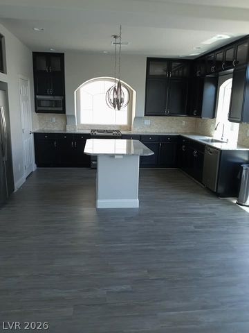 7068 Parrot Bay Way, Las Vegas, NV 89118