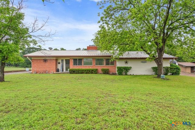 210 E Leon Street, Gatesville, TX 76528