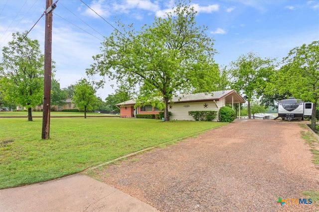 210 E Leon Street, Gatesville, TX 76528