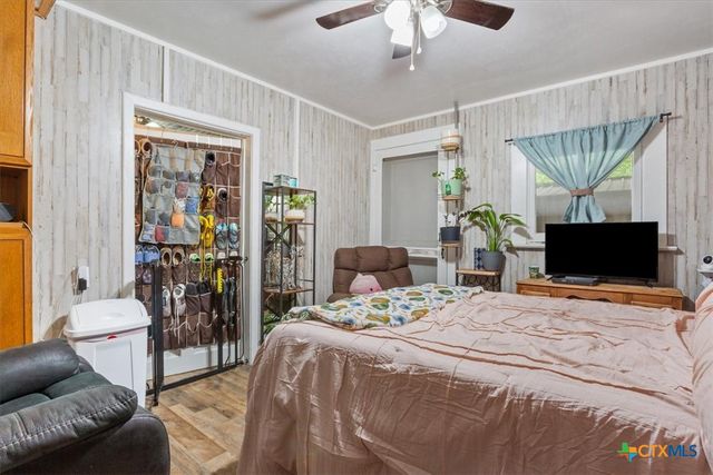 210 E Leon Street, Gatesville, TX 76528