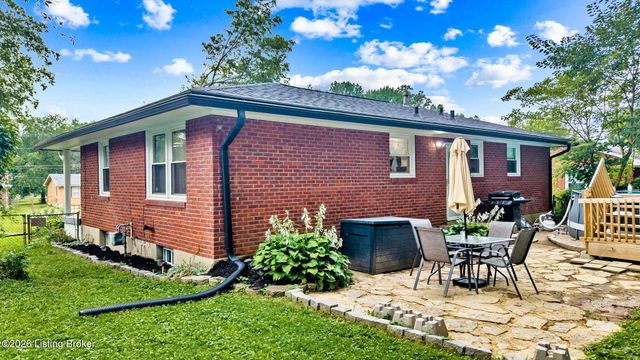 4905 Manslick Rd, Louisville, KY 40216