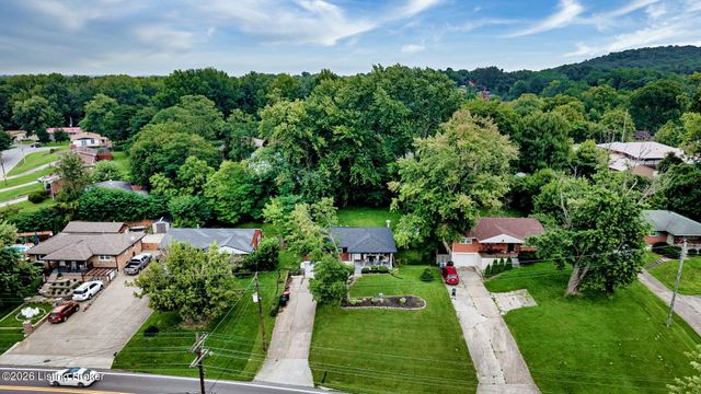 4905 Manslick Rd, Louisville, KY 40216