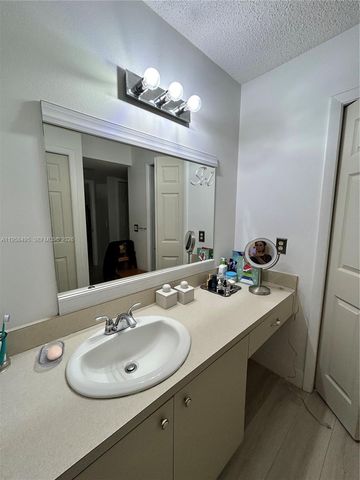 16441 Blatt Blvd 102, Weston, FL 33326