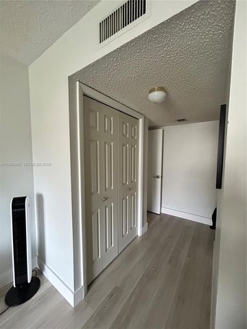 16441 Blatt Blvd 102, Weston, FL 33326