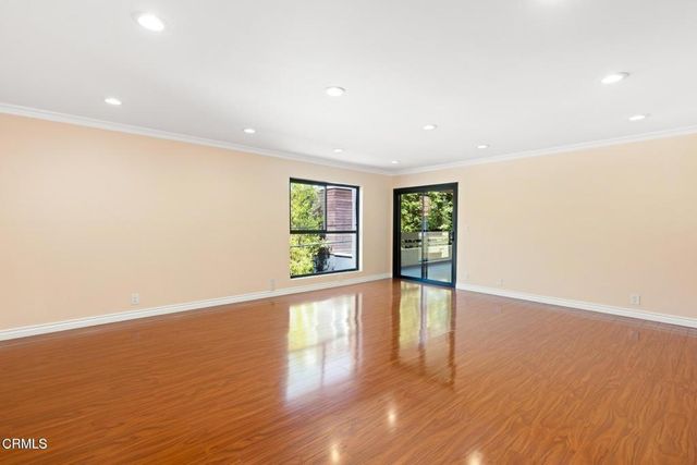1037 N Vista Street 202, West Hollywood, CA 90046