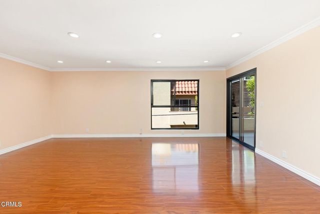 1037 N Vista Street 202, West Hollywood, CA 90046