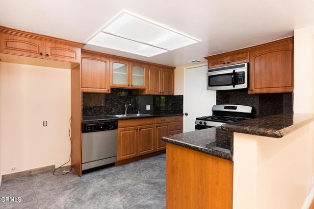 1037 N Vista Street 202, West Hollywood, CA 90046