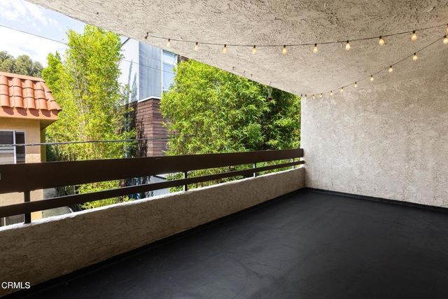 1037 N Vista Street 202, West Hollywood, CA 90046