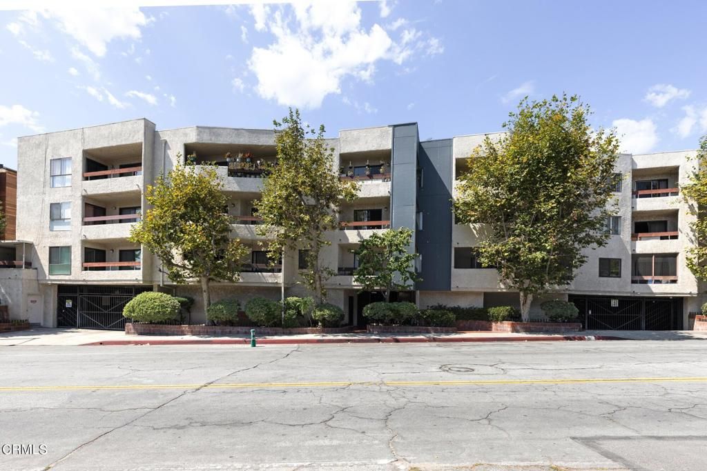 1037 N Vista Street 202, West Hollywood, CA 90046