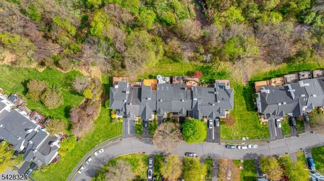 8 Delaware Ln, Branchburg Twp., NJ 08876