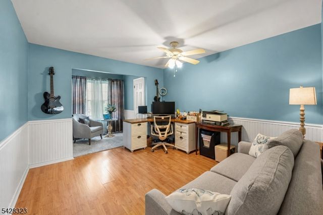 8 Delaware Ln, Branchburg Twp., NJ 08876