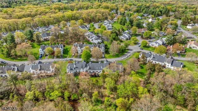 8 Delaware Ln, Branchburg Twp., NJ 08876