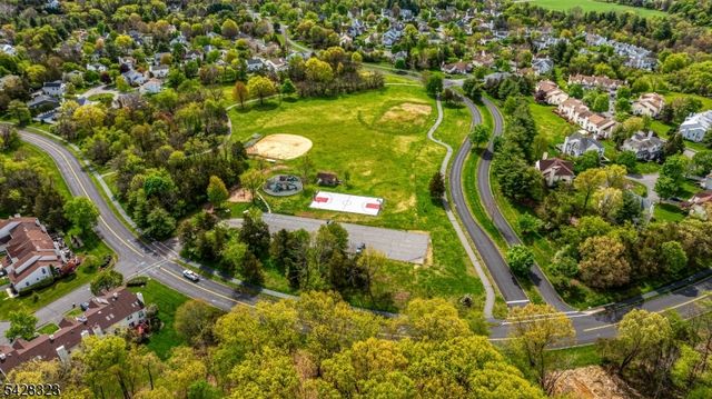 8 Delaware Ln, Branchburg Twp., NJ 08876