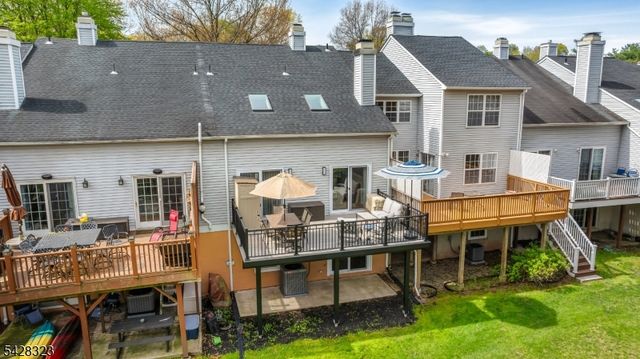 8 Delaware Ln, Branchburg Twp., NJ 08876