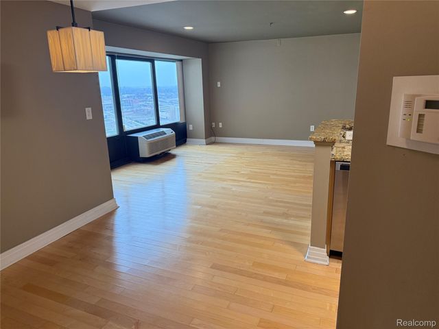 300 Riverfront Drive 23D, Detroit, MI 48226