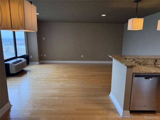 300 Riverfront Drive 23D, Detroit, MI 48226