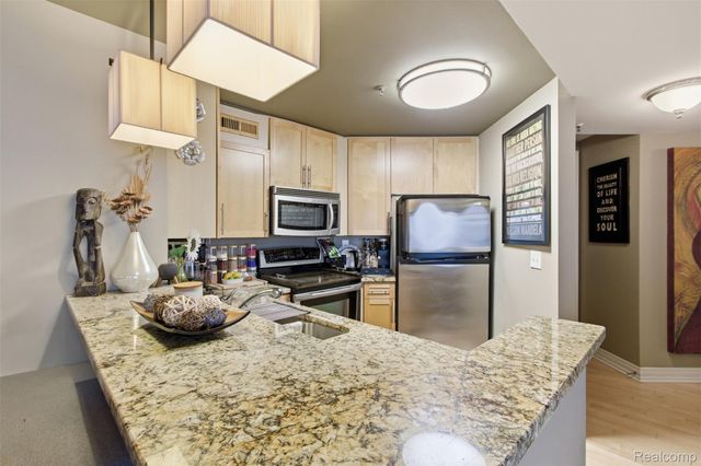 300 Riverfront Drive 23D, Detroit, MI 48226