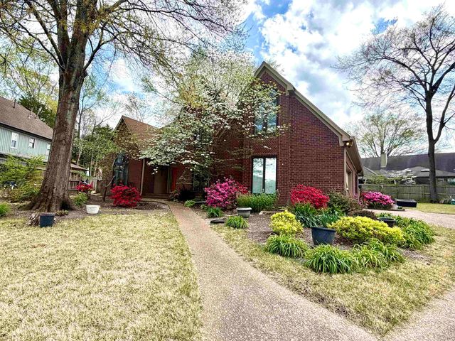 8399 WALNUT TRACE CV, Memphis, TN 38018