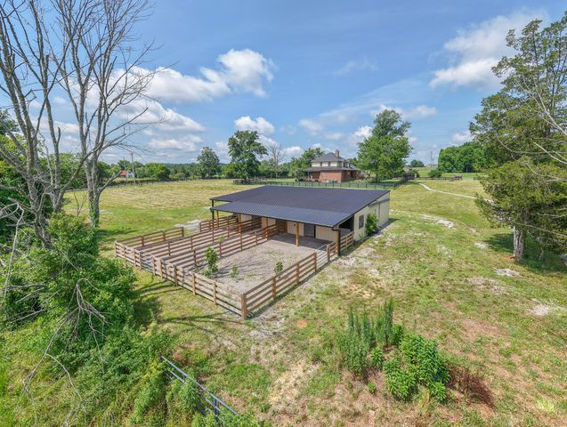 6738 Flat Creek Rd, College Grove, TN 37046