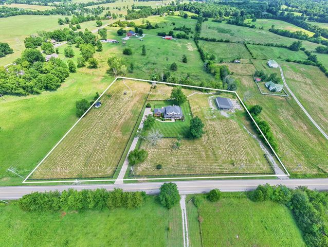 6738 Flat Creek Rd, College Grove, TN 37046