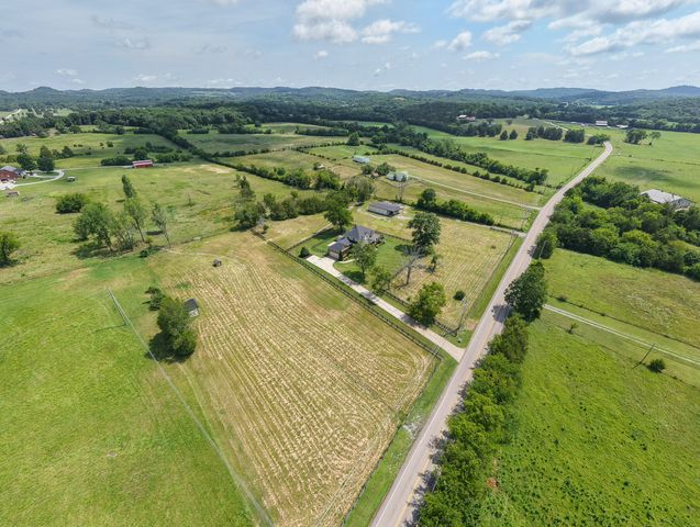 6738 Flat Creek Rd, College Grove, TN 37046