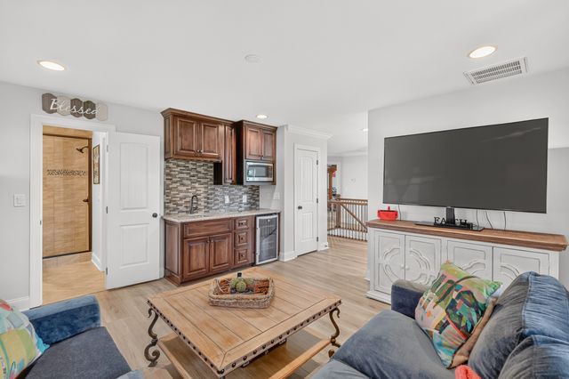 6738 Flat Creek Rd, College Grove, TN 37046