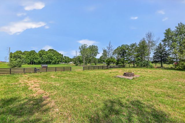 6738 Flat Creek Rd, College Grove, TN 37046