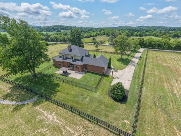 6738 Flat Creek Rd, College Grove, TN 37046